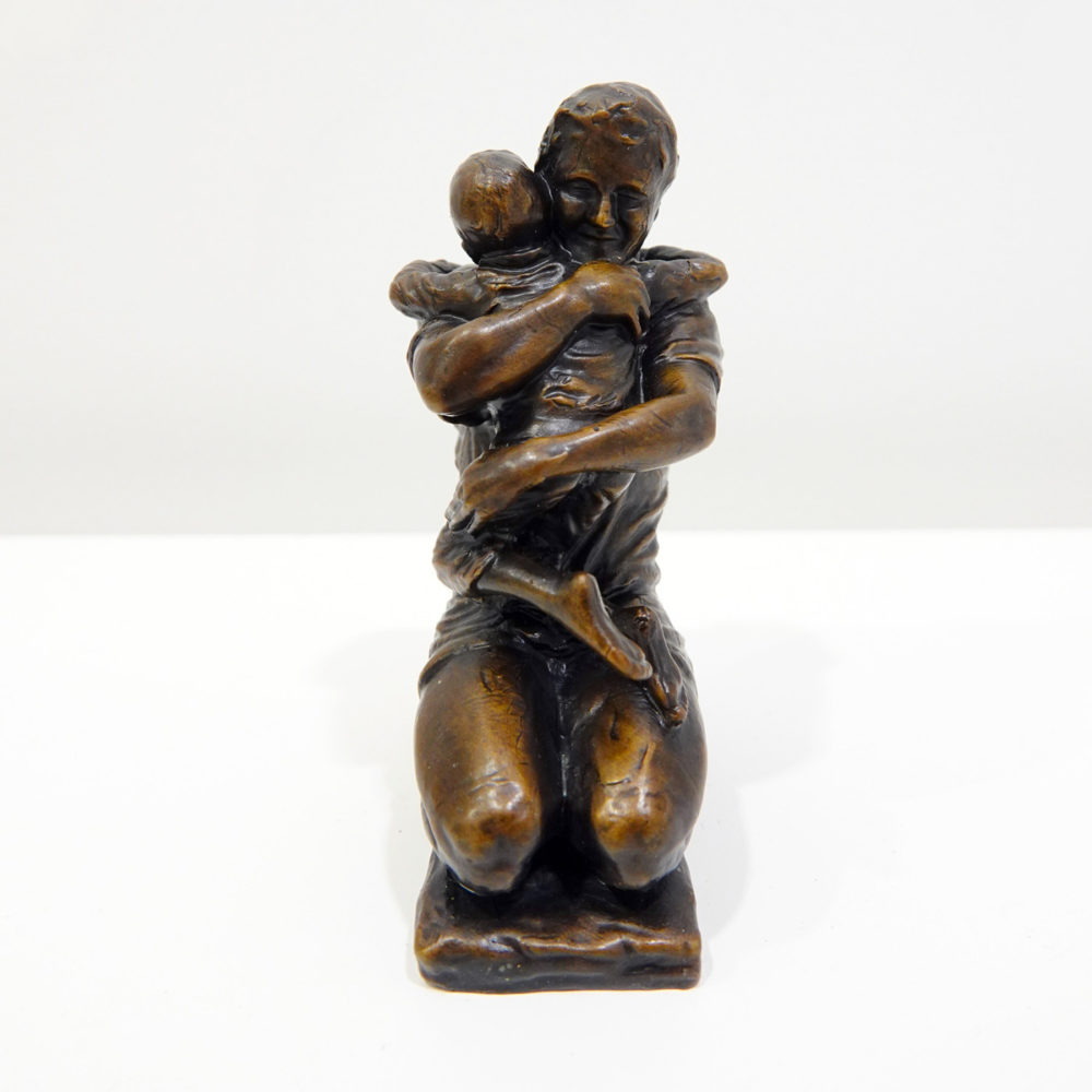 Hug (miniature)